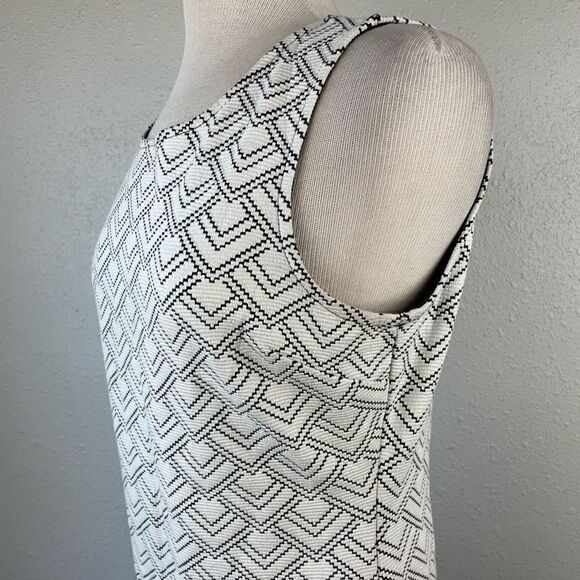 Kaileigh Sleeveless Midi Dress Size M EUC - Picture 4 of 7